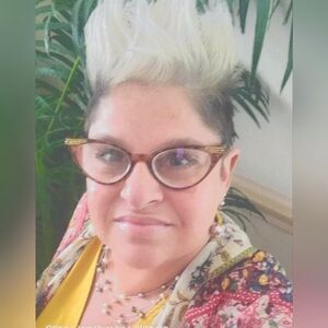 Meet your Posher, Elisa